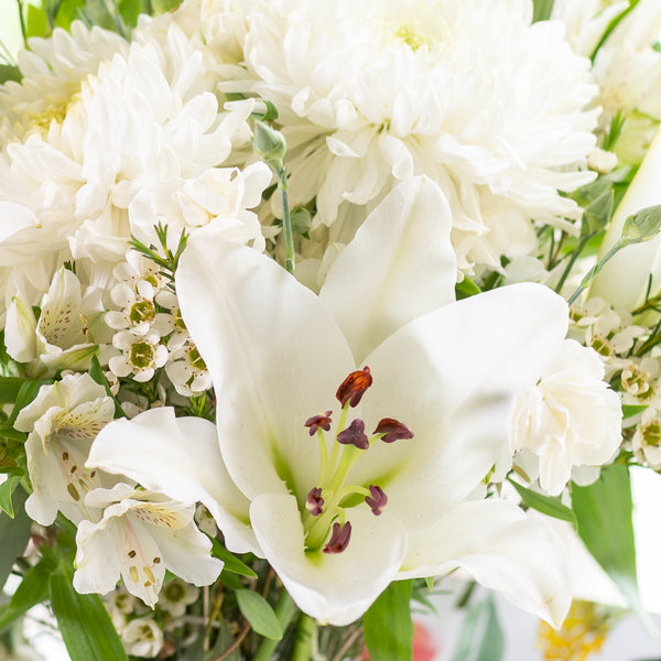 White flowers with lilies and alstromeria